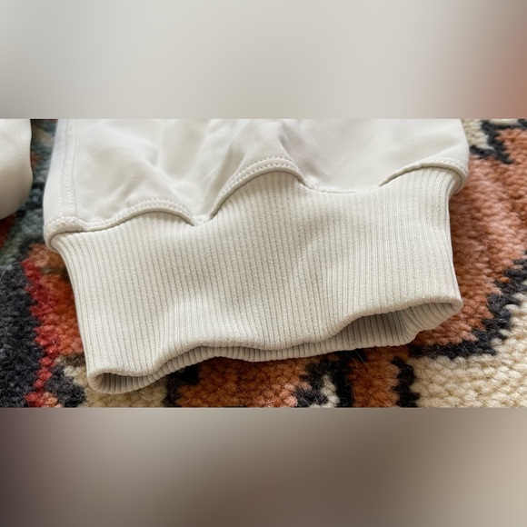 NWOT Lululemon Stretch Luxtreme Jogger *special edition team Canada - Picture 10 of 16